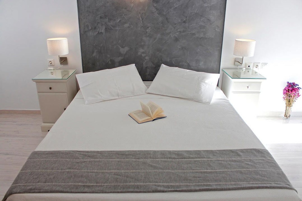 archontiko santorini