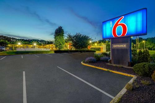 motel 6 lawrenceville nj