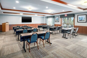 Homewood Suites By Hilton Philadelphia-Valley Forge,Audubon>>Auburn,3 star