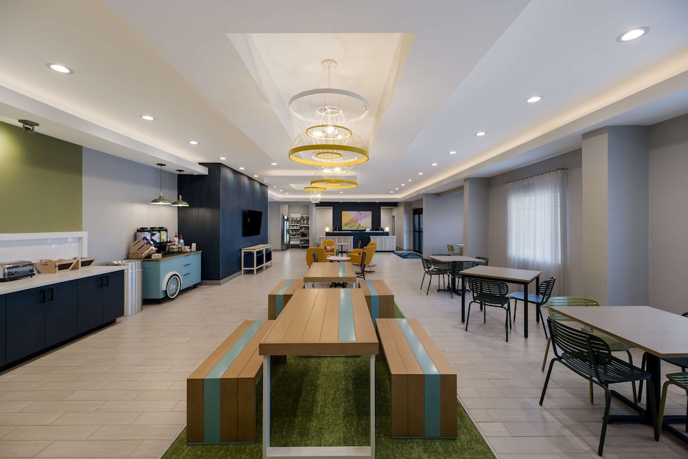 spark by hilton midland south
