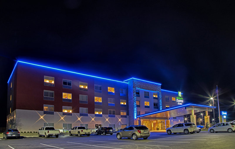 holiday inn express and suites claremore