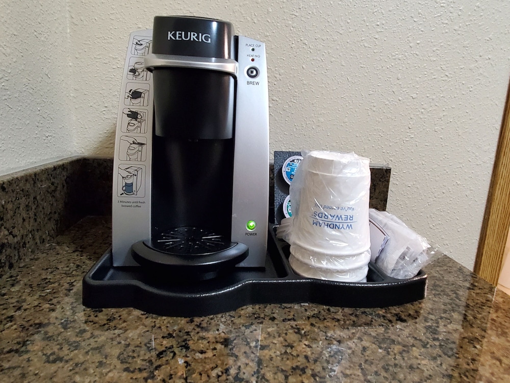 super 8 by wyndham edmonton international airport