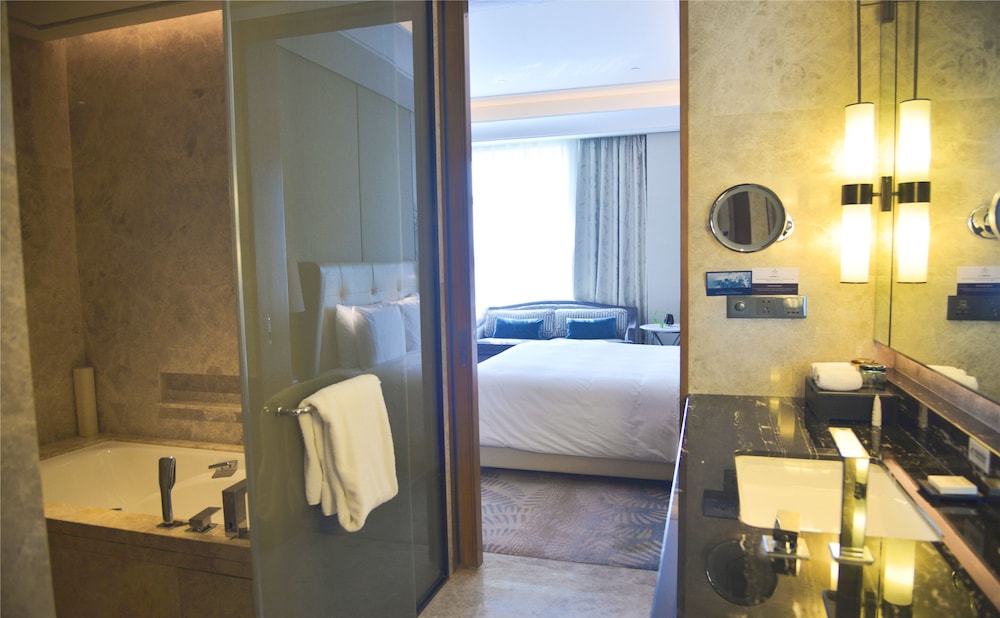 hilton urumqi