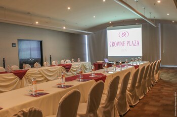crowne plaza leon by ihg