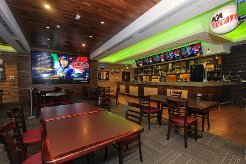 crowne plaza leon by ihg