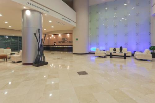 crowne plaza leon by ihg