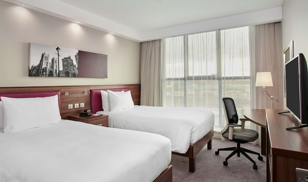 hampton by hilton bristol city centre