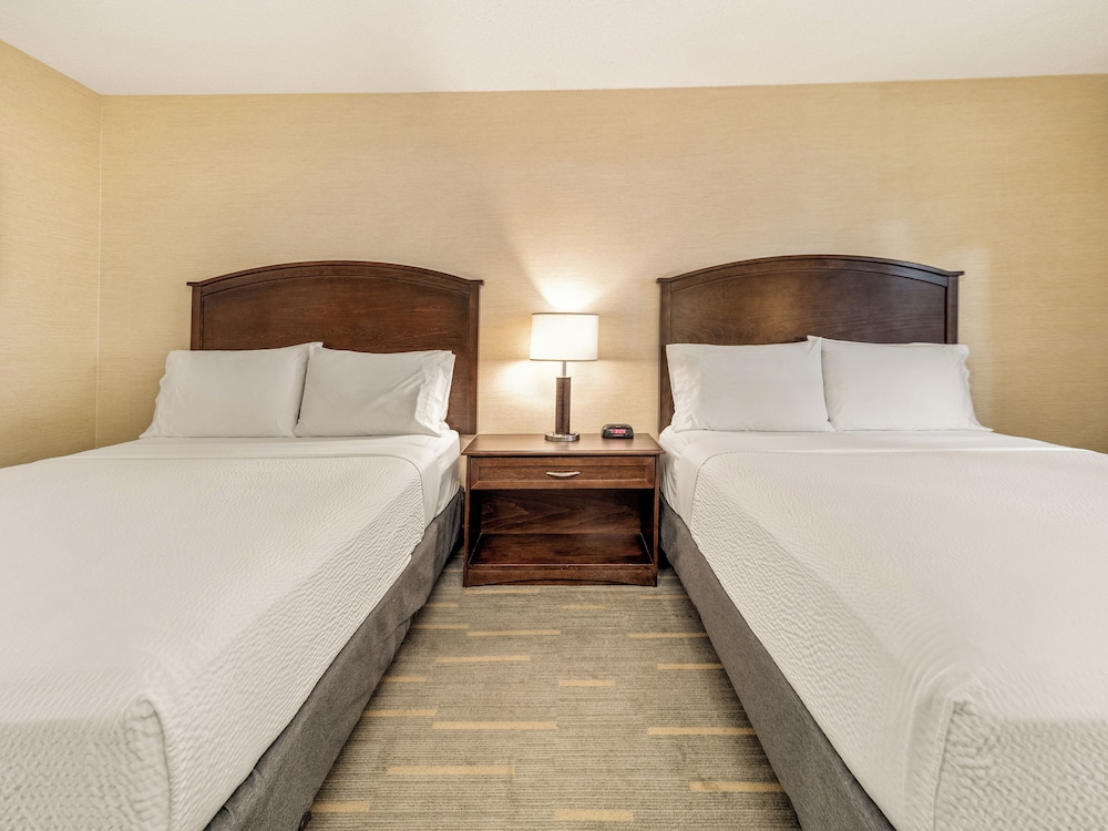 holiday inn lethbridge by ihg