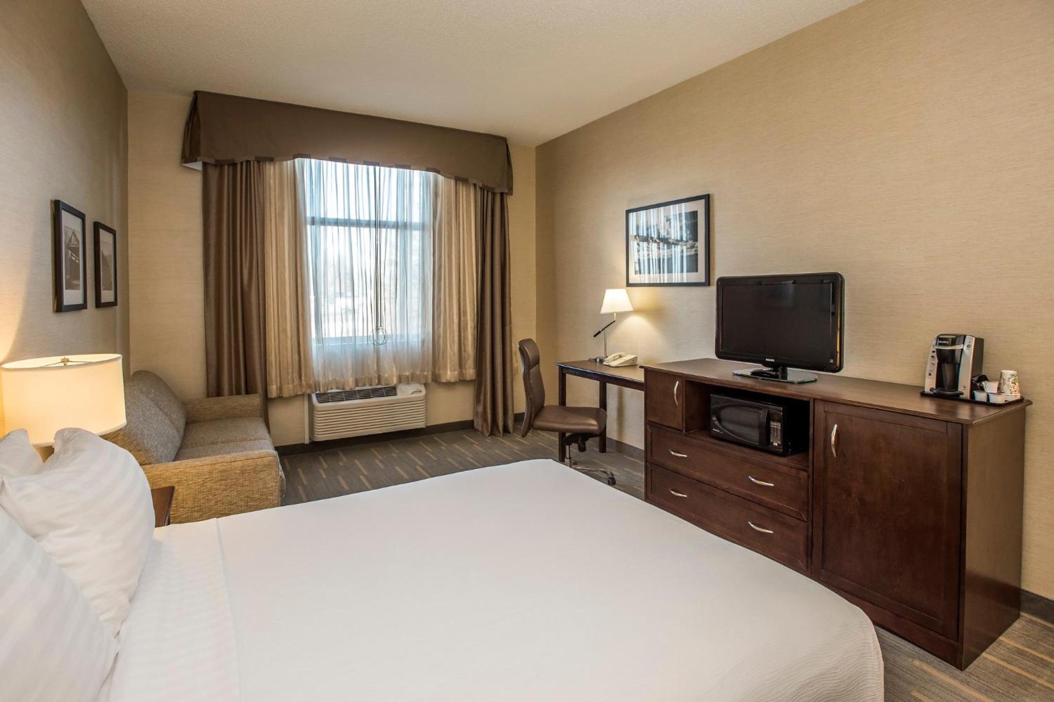 holiday inn lethbridge by ihg