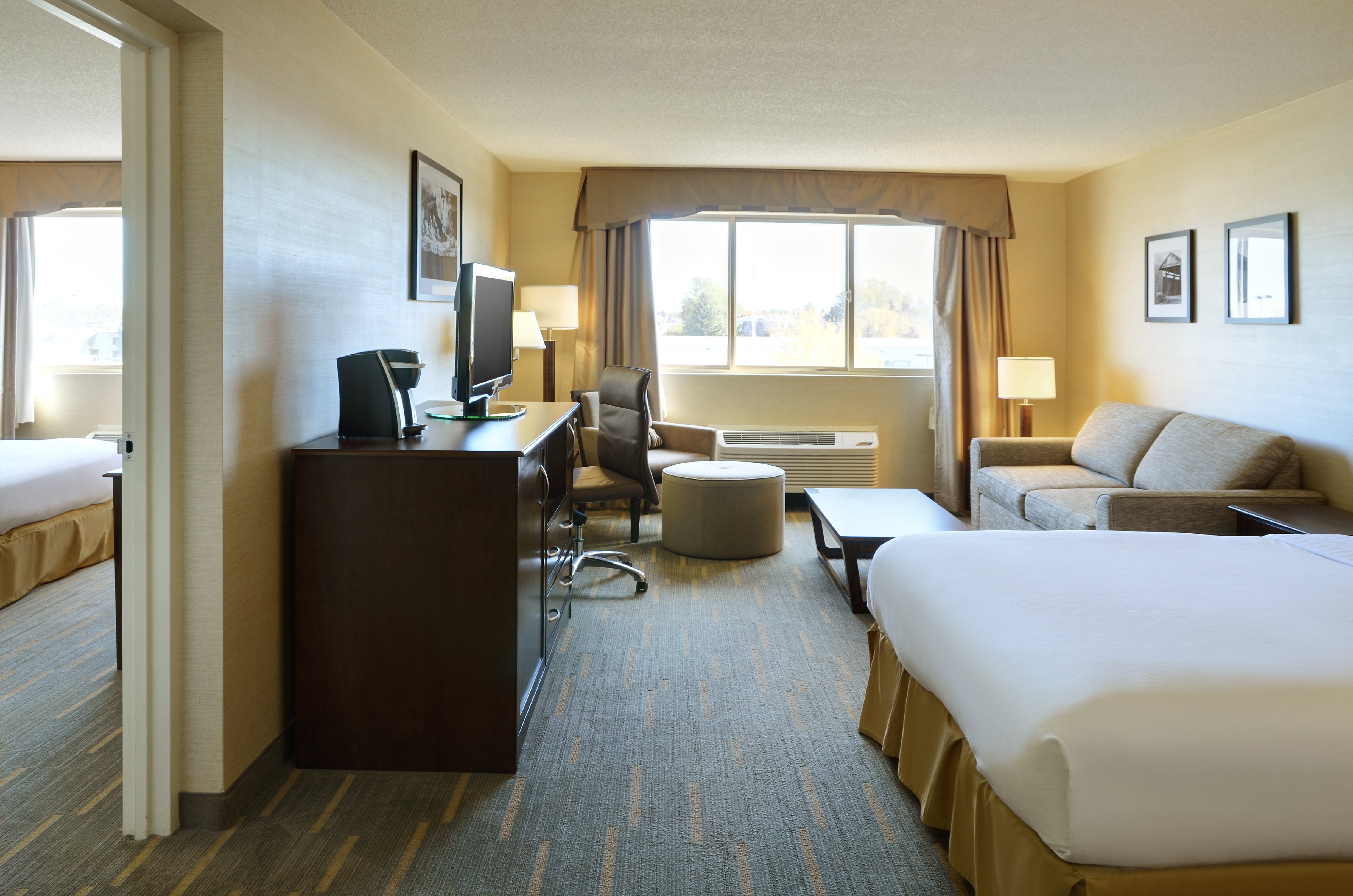 holiday inn lethbridge by ihg