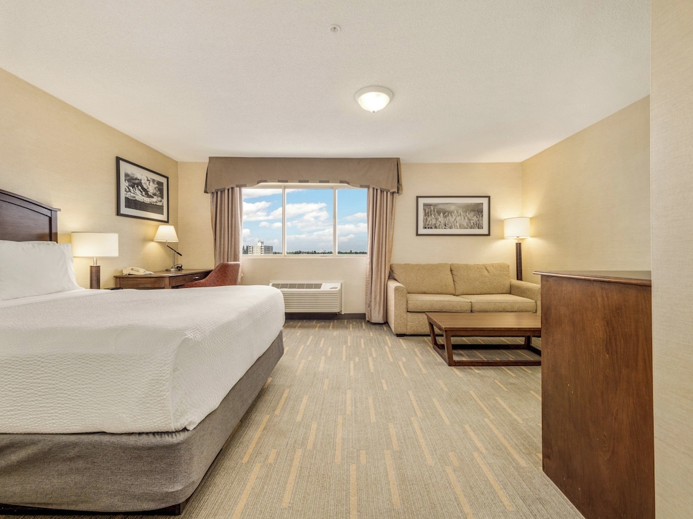 holiday inn lethbridge by ihg