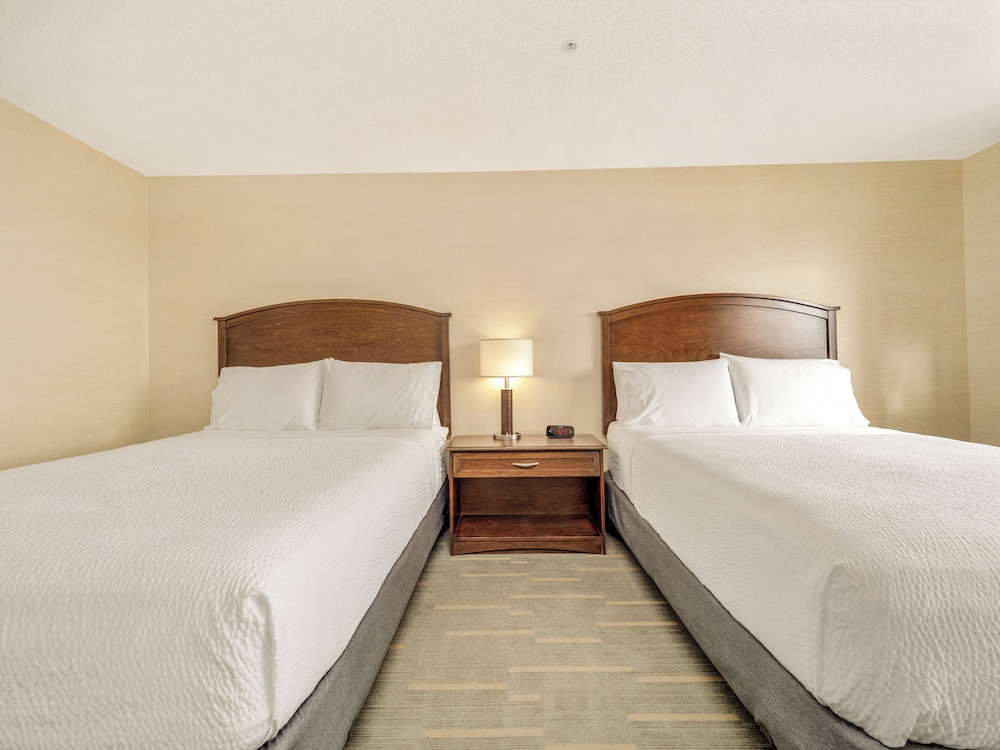 holiday inn lethbridge by ihg