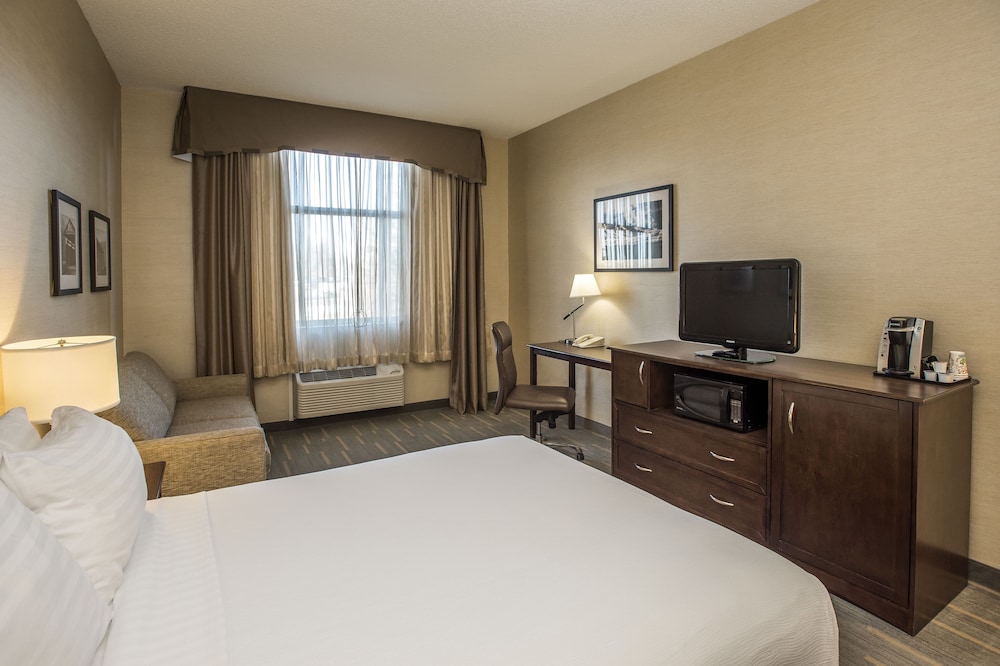 holiday inn lethbridge by ihg