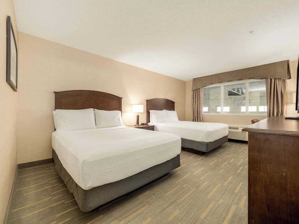 holiday inn lethbridge by ihg