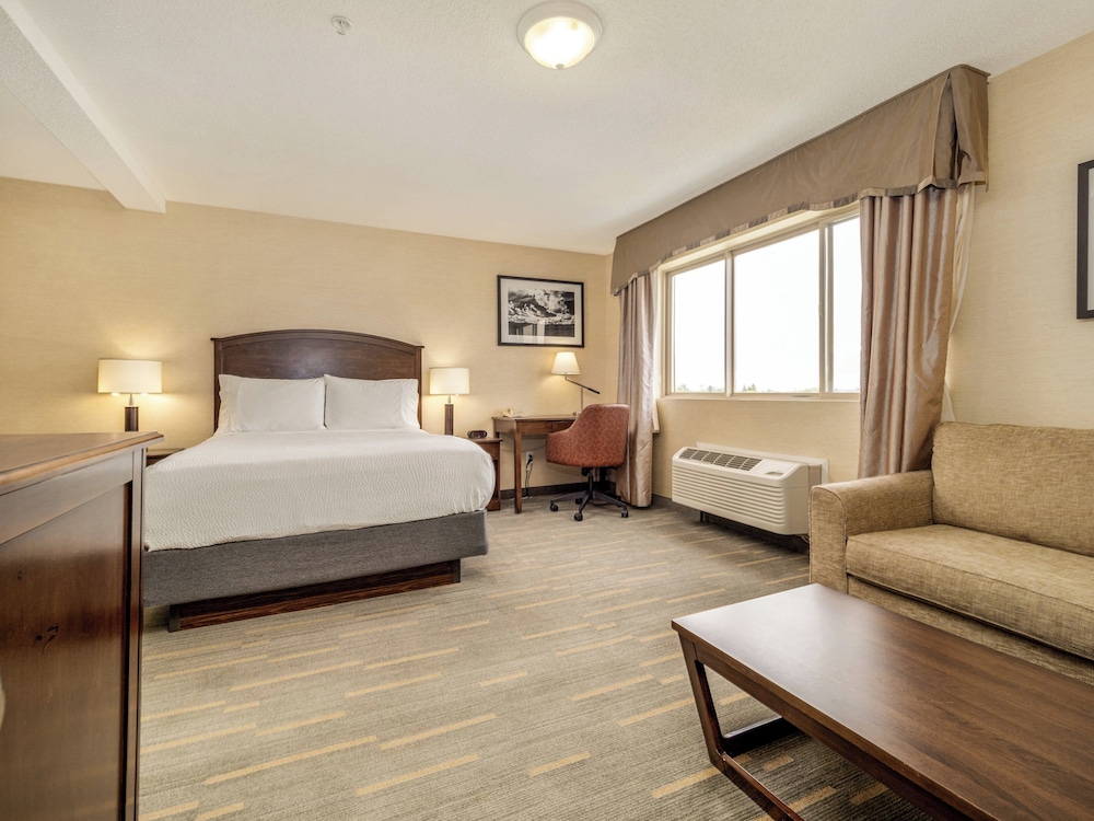 holiday inn lethbridge by ihg