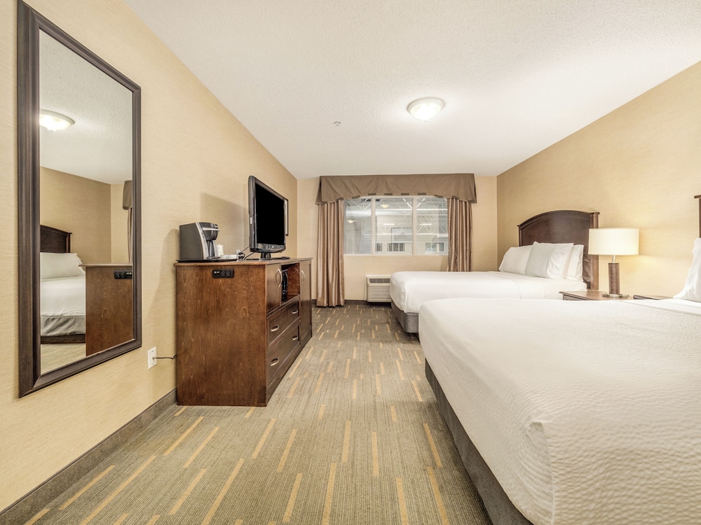 holiday inn lethbridge by ihg