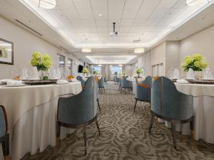 holiday inn lethbridge by ihg
