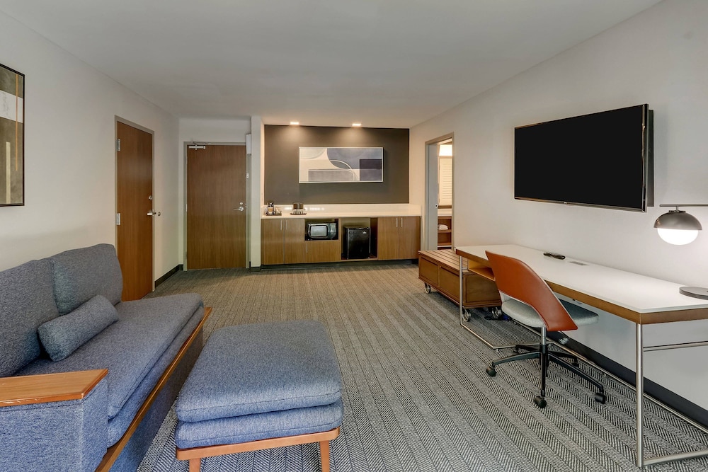 courtyard lexington south hamburg place