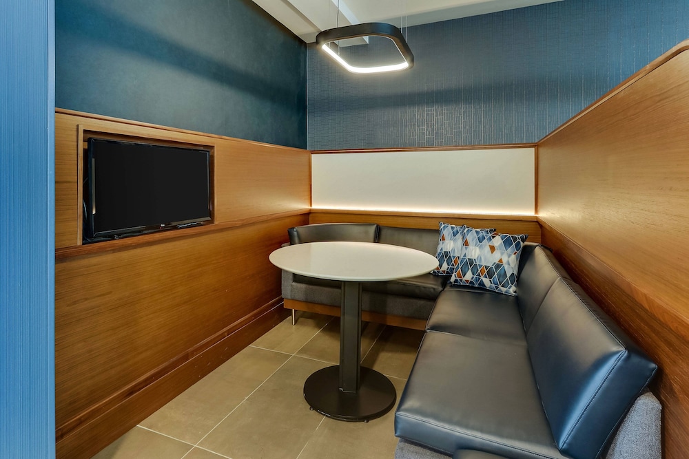 courtyard lexington south hamburg place