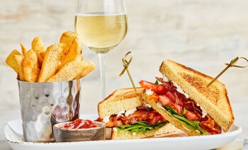 courtyard lexington south hamburg place