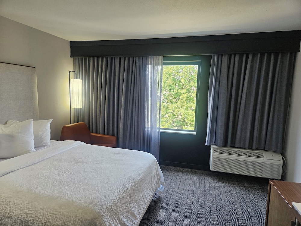 courtyard lexington south hamburg place