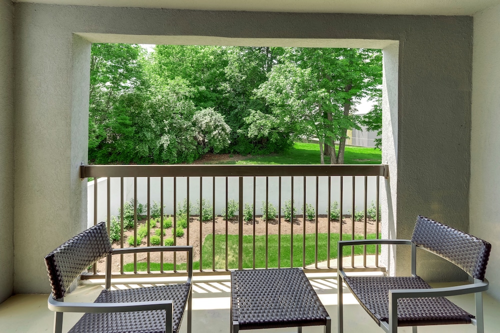 courtyard lexington south hamburg place