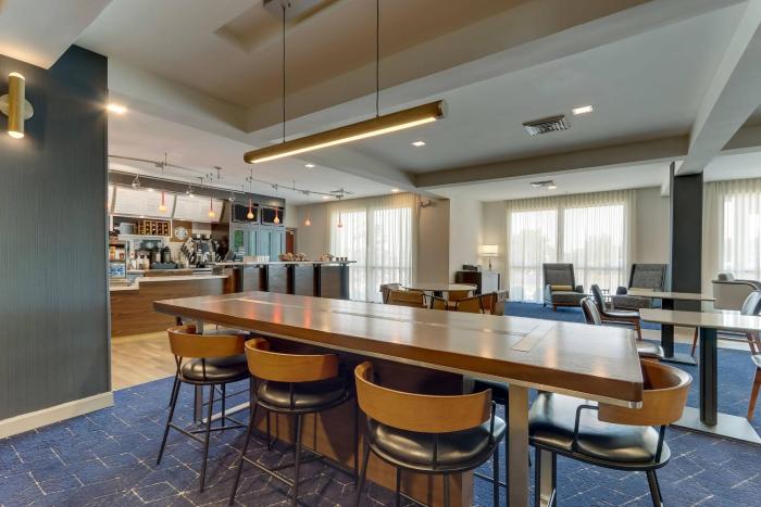 courtyard lexington south hamburg place