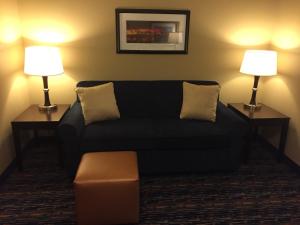 grandstay hotel and suites mount horeb madison