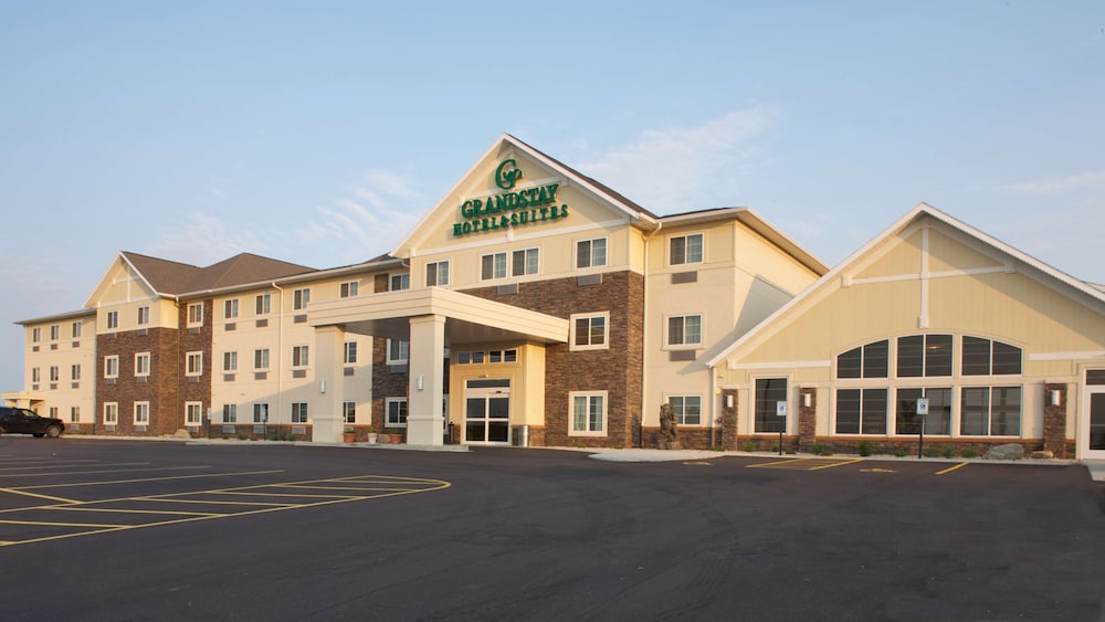 grandstay hotel and suites mount horeb madison