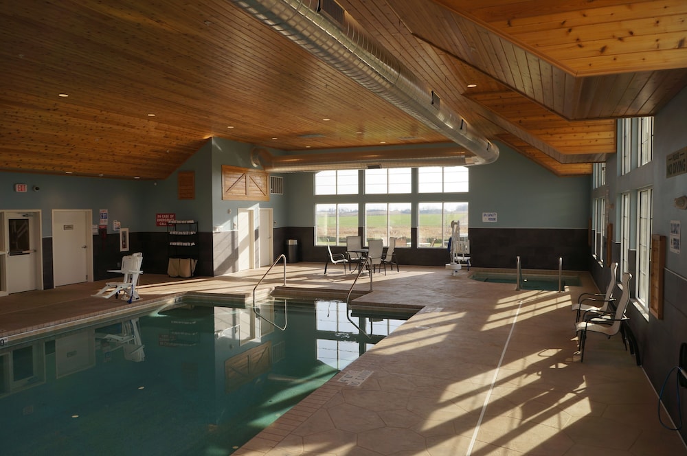 grandstay hotel and suites mount horeb madison