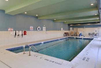 Holiday Inn Express & Suites Farmington Hills - Detroit,Farmington>>Detroit,3 star