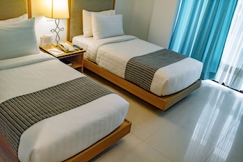 Crown Regency Courtyard Resort,Boracay>>Balabag,3 star