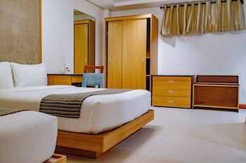 crown regency courtyard resort
