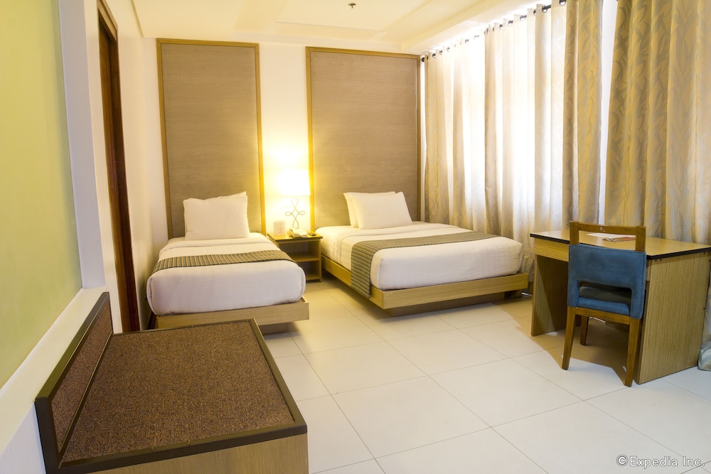 crown regency courtyard resort