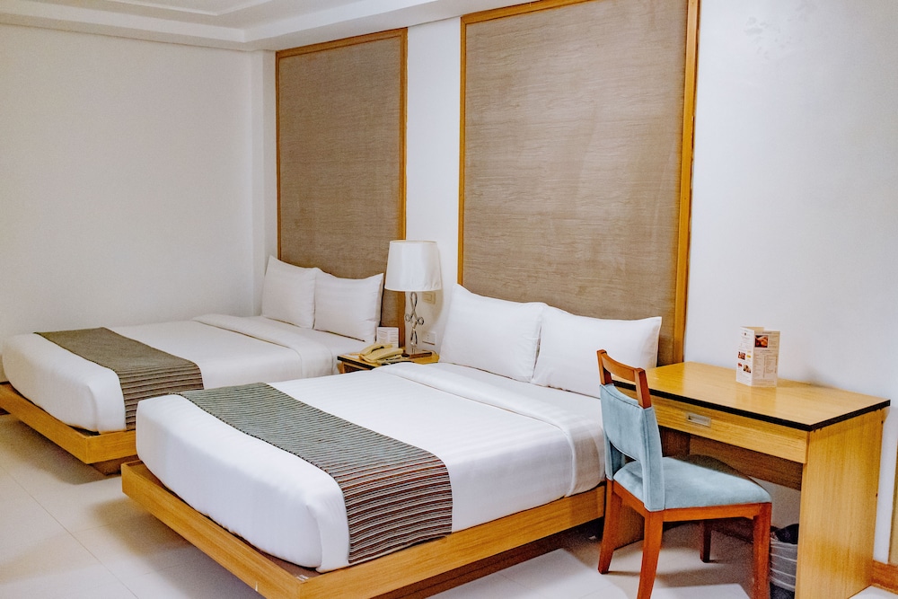 crown regency courtyard resort