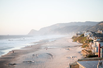surftides lincoln city