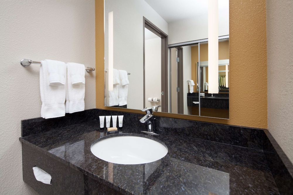 red lion inn and suites polson