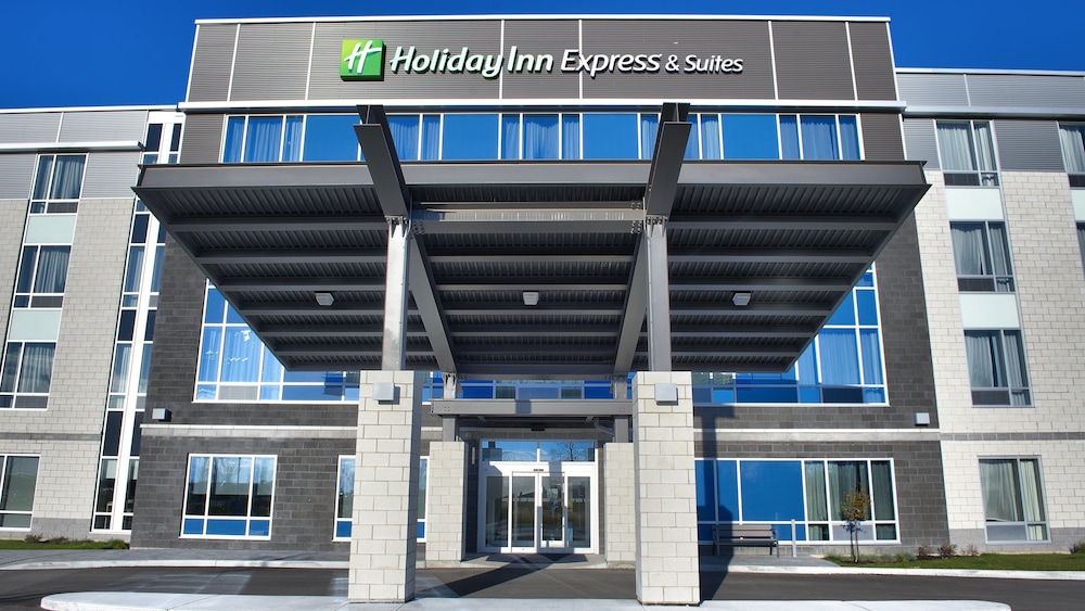 holiday inn express and suites vaudreuil by ihg