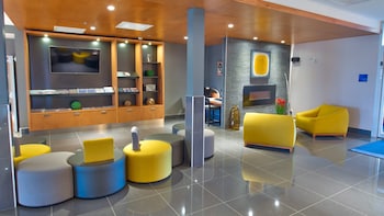holiday inn express and suites vaudreuil by ihg