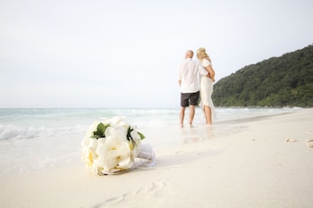 bubu long beach resort