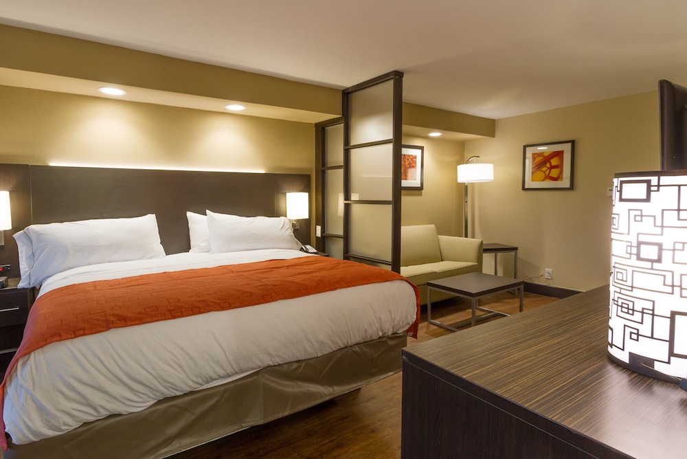holiday inn express and suites san antonio medical six flags