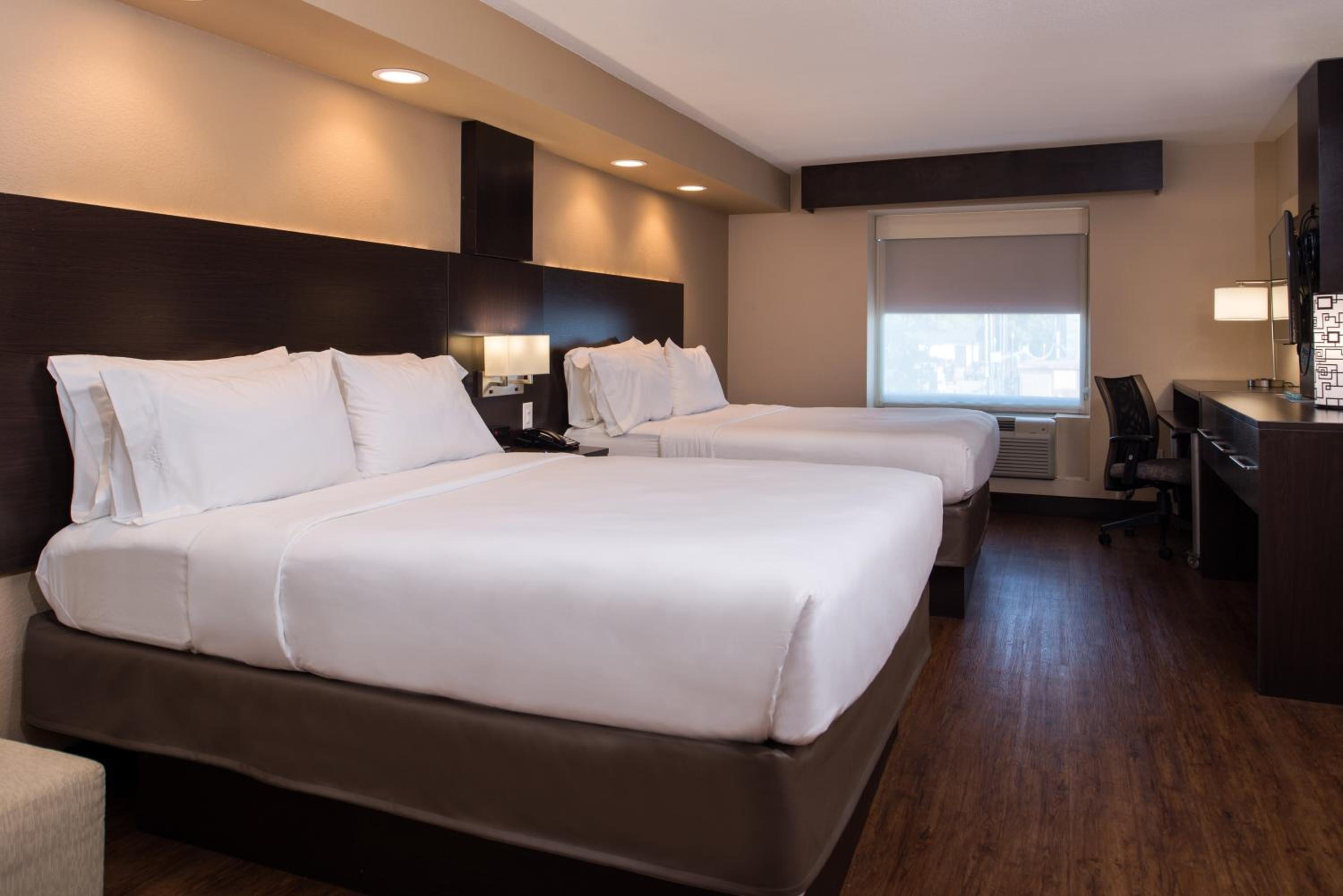 holiday inn express and suites san antonio medical six flags