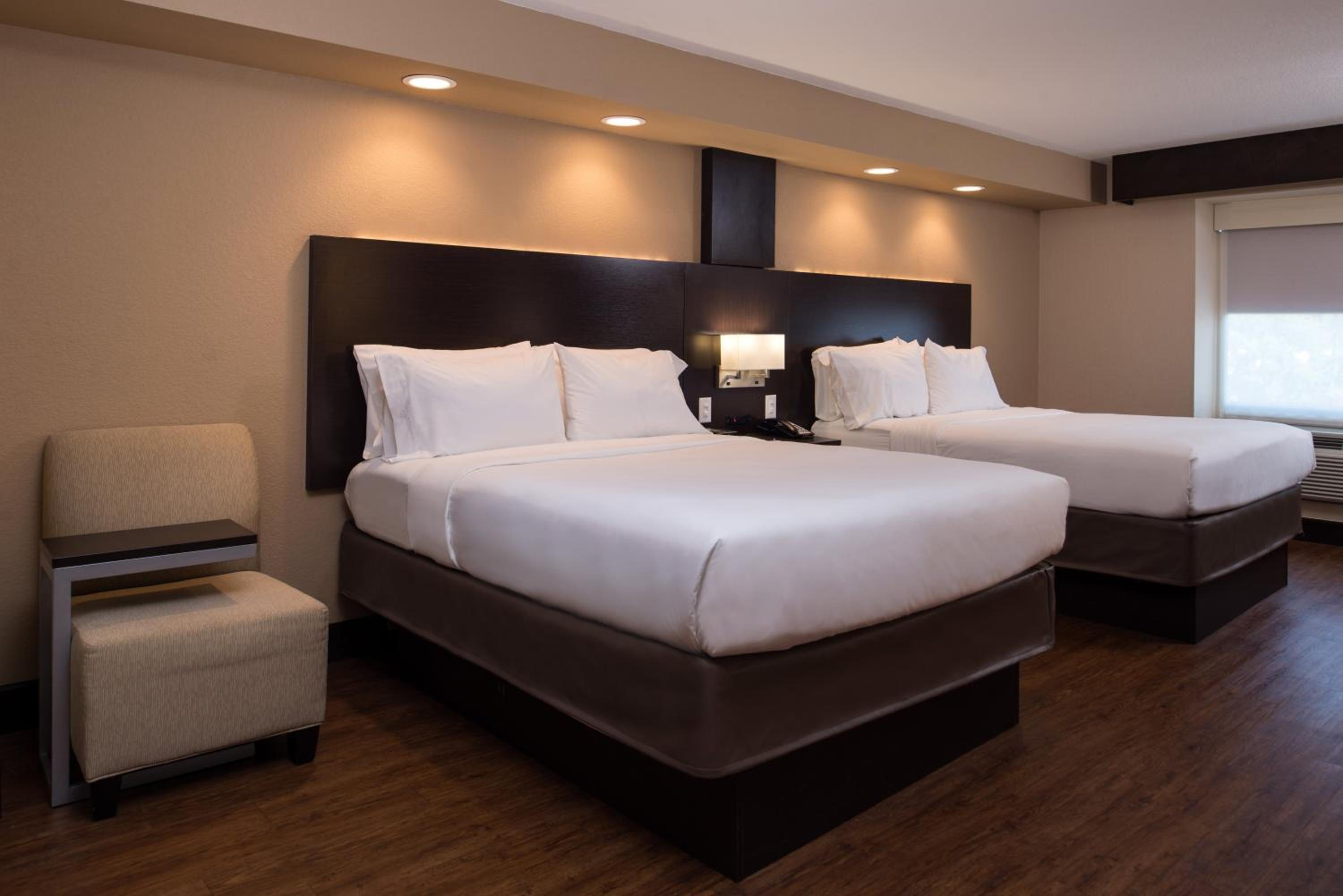 holiday inn express and suites san antonio medical six flags