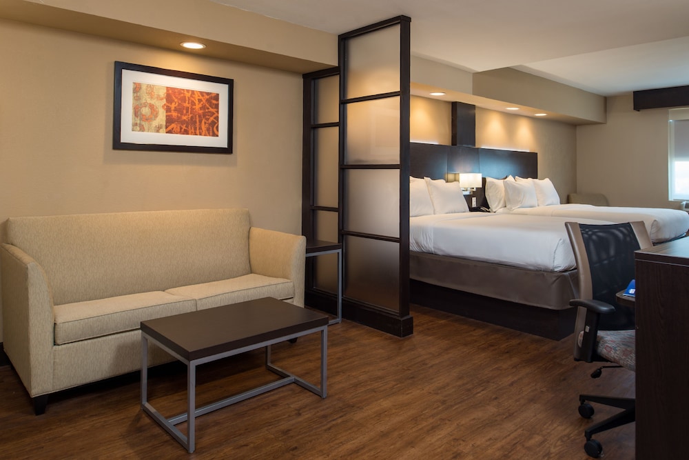 holiday inn express and suites san antonio medical six flags