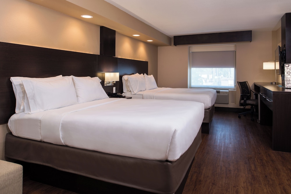 holiday inn express and suites san antonio medical six flags
