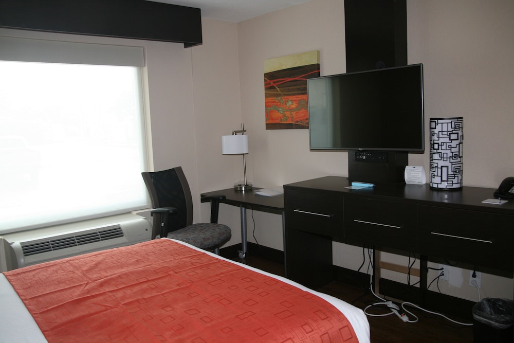 holiday inn express and suites san antonio medical six flags