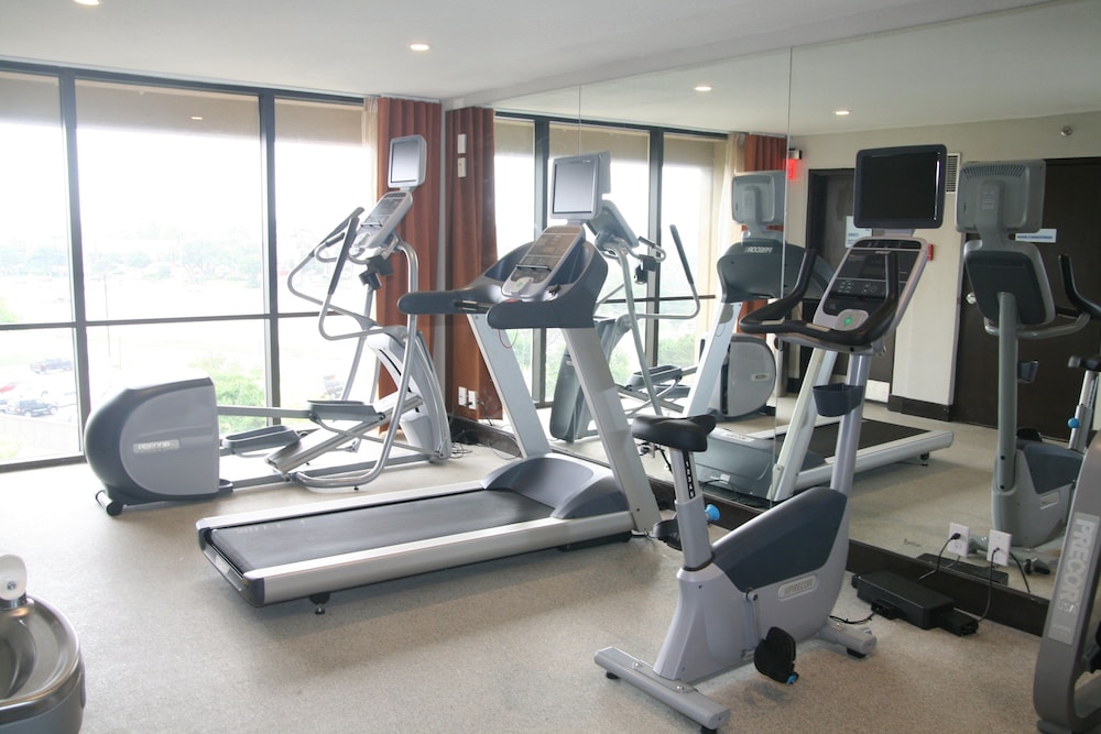 holiday inn express and suites san antonio medical six flags