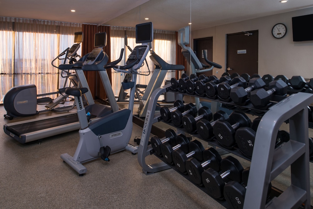 holiday inn express and suites san antonio medical six flags