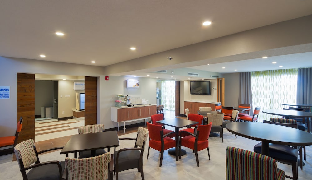 holiday inn express and suites san antonio medical six flags