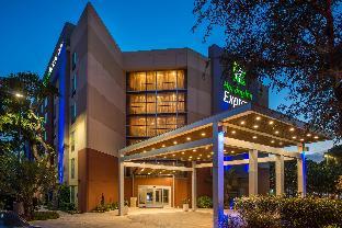 holiday inn express and suites san antonio medical six flags